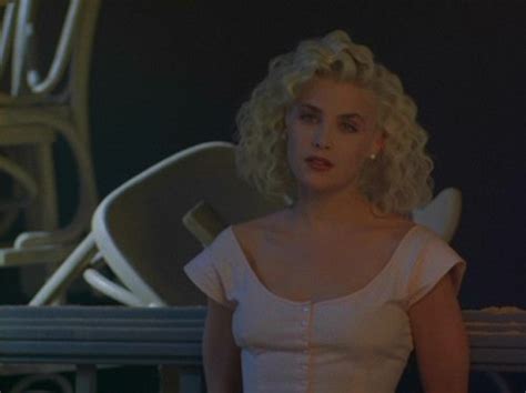 Two moon junction doesn't feel like a conventional film but a visual manifestation of zalman king's sexual fantasies, who would have thought a carny could be so shelving the sherilyn fenn connexion, i refuse to hear that david lynch didnt watch this and use it as an influence for twin peaks. two moon junction | Tumblr