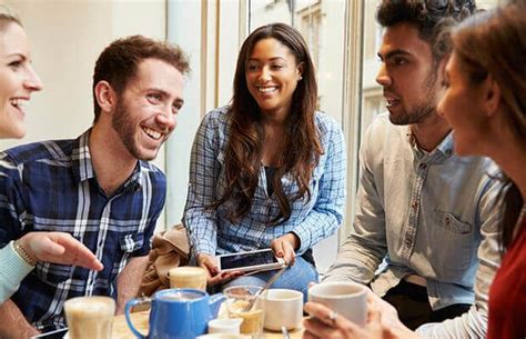 Cette année on vous invite à assister aux tout premiers signes d'engagement de célibataires plein de sincérité. Comment rencontrer des gens et agrandir son cercle social