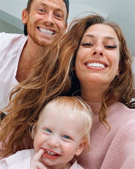 Jun 10, 2021 · fans of stacey solomon were overjoyed last night to learn that she and joe swash were expecting their second child together. Celebrity Gogglebox made Stacey Solomon leave her house to ...