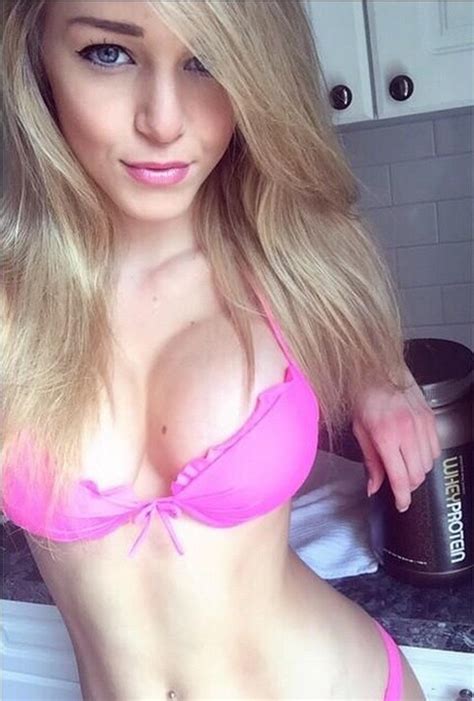 Pinned by harpben123 onto college babes. Beautiful Body Eyes and Body | theRACKUP | www.therackup.com