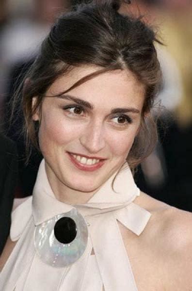 Maybe you would like to learn more about one of these? Julie gayet - dago fotogallery