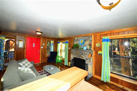 Features queen size bed, a set of bunk beds in the second bedroom (top bunk is a twin and bottom bunk is a full), a lovely living area, cable tv, hbo and a full kitchen with updated appliances. Book Cabin #11, Ruidoso, New Mexico - All Cabins