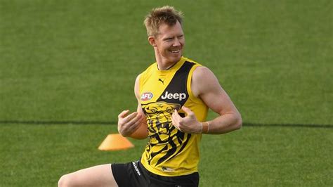 Kalau korang tak sempat nak tengok dekat tv, meh aku kongsikan link live streaming untuk. Matthew Lloyd: Selfless Jack Riewoldt behind Richmond's ...