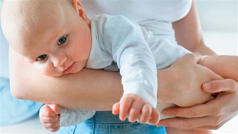 Segera sendawakan bayi setelah menyusu. Adakah Penting Untuk Sendawakan Bayi Selepas Menyusu?