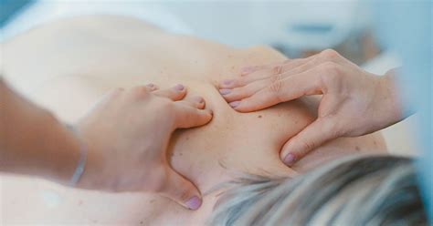 Save money online with massage & relaxation deals, sales, and discounts march 2021. Swedish Massage vs. Deep Tissue Massage: Which Should I ...