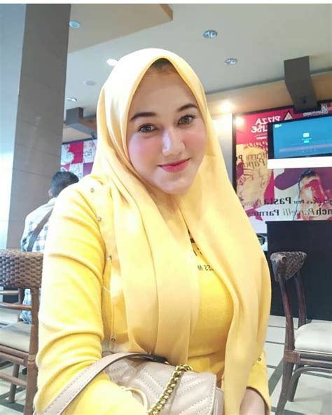 Lihat ide lainnya tentang jilbab cantik, kecantikan, wanita. Pin di Hijab indo