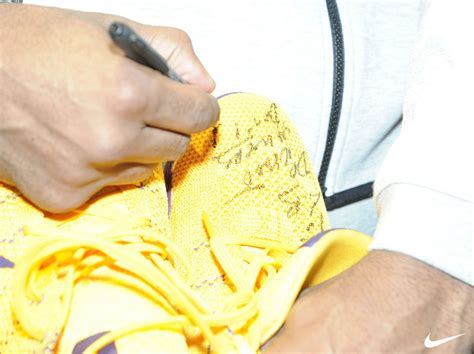 Kobe Bryant gifts LeBron James Sneakers | Sole Collector