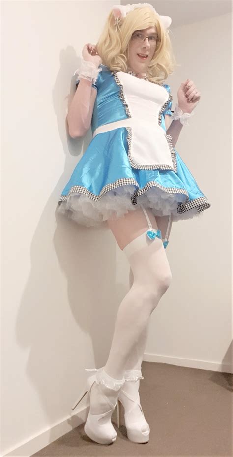 Cdfling.com is a crossdresser dating site. I love costumes too! Here's one of my favourites :D ...