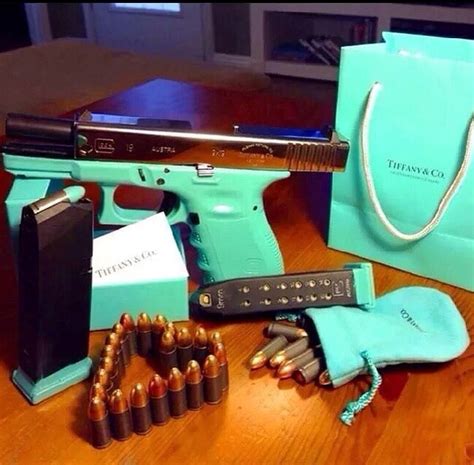 Conheça a tiffany blue box® e descubra como ela se tornou um ícone de luxo e exclusividade. Pin by ~ •ⒿⒺⒶⓃⓃⒾⒺ• ~ on ɬιʄʄαŋყ•αŋ∂•¢σ. | Guns, Hand guns ...