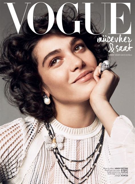 Use of asymmetrical styling in curly hairstyles 2019 permits hairdresser to regulate quantity and this hairdo was in style a couple of a long time in the past and now vogue for it has returned. Steffy Argelich Wears Curly Hairstyles for Vogue Turkey ...