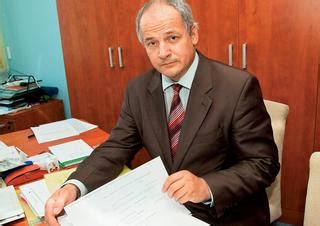 Nový ministr zdravotnictví roman prymula zdůvodnil tato opatření tím, že zpěv je jedna z nejrizikovějších aktivit, díky níž dochází k přenosu koronaviru. Žádné opatření nelze prosazovat silou - Zdraví.Euro.cz