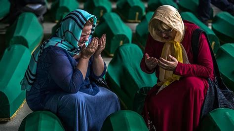 A rigorous analysis of the events must take into consideration the background circumstances, in order to understand the real. The history of the Srebrenica massacre - LifeGate