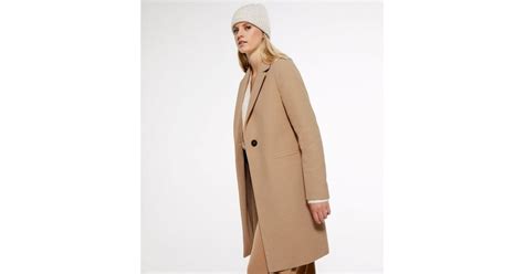 Get on board with our latest drop of camel coats for women who want a chic look with minimal effort. Camel Revere Collar Long Coat | New Look