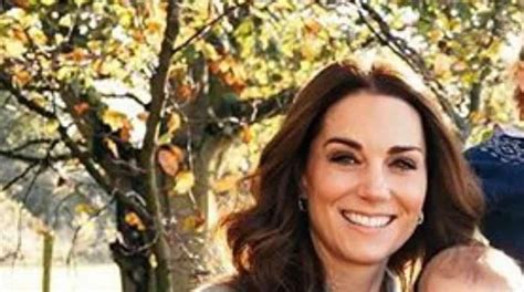 Reprodução/instagrampríncipe william, kate middleton e os filhos charlotte, george e casados desde abril de 2011, o príncipe william e a duquesa kate middleton são pais de três lindas. Kate Middleton e William revelam nova foto dos 3 filhos e ...