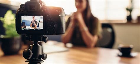 Want to turn a small snippet of a video into a live photo? How to Engage Your Audience With Live Videos | Inc.com