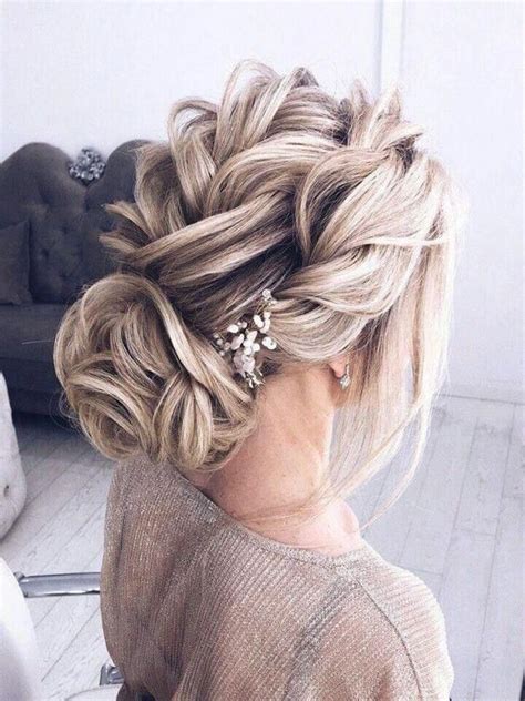 This look not only looks great for any occasion, but it's also incredibly easy to create on your own! Simple Hairstyle | Step By Step Hair Updos For Medium Hair ...