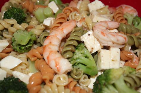 Skinny alfredo is all the rage around here. Simple Shrimp & Broccoli Pasta Salad | Livin' the Mommy Life