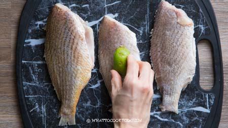 Cara membuat ayam bakar bumbu padang tanpa santan: Ikan Bakar Bumbu Padang (Grilled Fish in Spicy Padang Sauce)