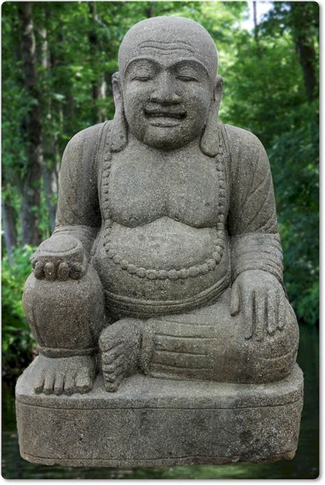 In liebevoller handarbeit entstehen durch die hände erfahrener bildhauer neben engelskulpturen, madonnen, gargoyles und wächtern auch buddha figuren die bei interesse für den garten gekauft werden können. Lachender dicker Buddha aus Basanit