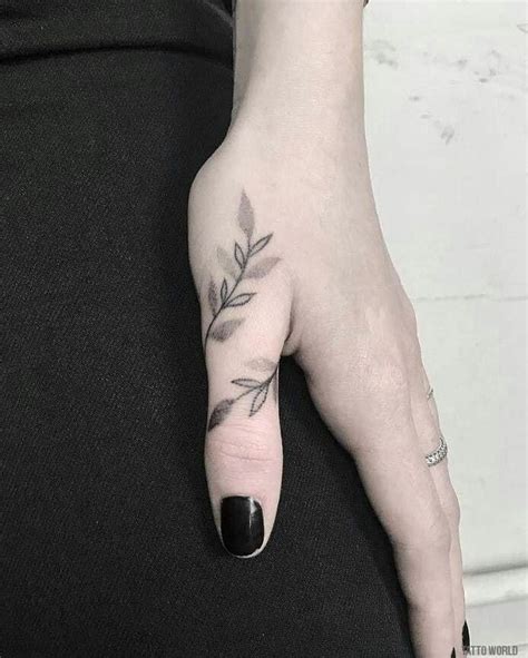 Questo gioco è stato sviluppato da fanatee games, una famosa azienda di videogiochi. 20+ idee di tatuaggi casuali con piccoli fiori per donne ...