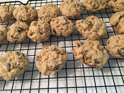 Satisfy your cookie craving as a diabetic with these delicious applesauce oatmeal cookies. Diabetic Oatmeal-Raisin Cookies | Recipe | Cookie recipes oatmeal raisin, Diabetic oatmeal ...