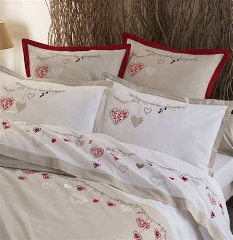 Conditions des offres en cours. Linge de lit Amour de linge par Françoise Saget | Pillows ...