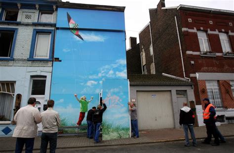 Im fall des belgischen kinderschänders marc dutroux wurden in. La maison de Marc Dutroux à Marcinelle bientôt détruite ...