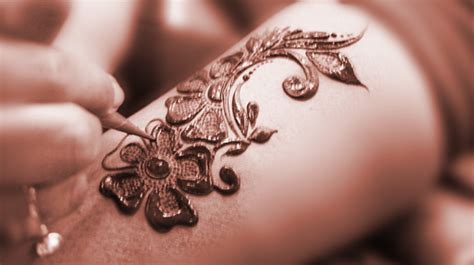 Vigorous washing with antibacterial soap. Dos and Don'ts Before & After a Henna Session - Beautiful ...