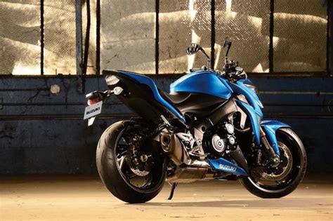 Bmw motorrad released the s 1000 rr superbike in 2010, but for those who'd like to take it down a (small) notch, the german motorcycle maker. Suzuki lança a naked streetfighter GSX-S1000 2015 | Motorede