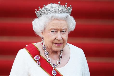 All the students who are from commonwealth countries can apply for any commonwealth university. Queen Elizabeth pays touching tribute to healthcare ...