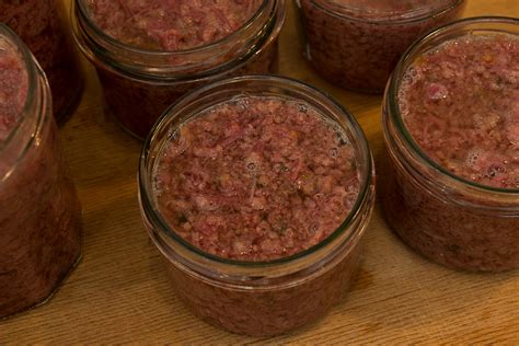 Corned beef is essentially beef cured in a salt brine, with some pickling spices for added flavor. Kopiert Corned Beef im Glas | Grillforum und BBQ - www ...