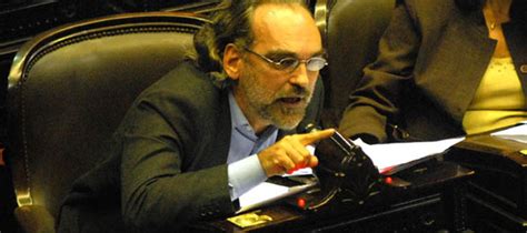 Macrista deputy fernando iglesias continued to add rejection of the misogynistic statements that earned him a request for expulsion from the lower house. NEGRO SOBRE BLANCO: Cruce entre políticos argentinos.