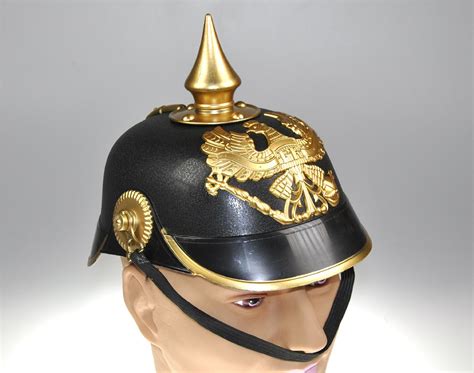 The pickelhaube can be crafted at a chemistry station under utility, or can can be looted off gunners, as it is incorporated into their leveled lists. Pickelhaube, der Helm mit Spitze bei karnevalswierts.com