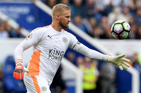 Bailly steps forward and makes a terrible pass into the midfield, giving leicester the ball exactly where they want it to break on the counter. Kasper Schmeichel: Leicester goalkeeper to join Man Utd if ...