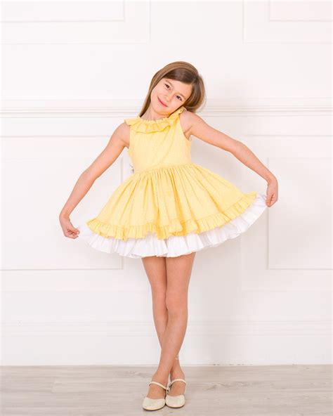 Entdecke rezepte, einrichtungsideen, stilinterpretationen und andere ideen zum ausprobieren. Lappepa Moda Infantil Vestido Nina Estampado Loros ...