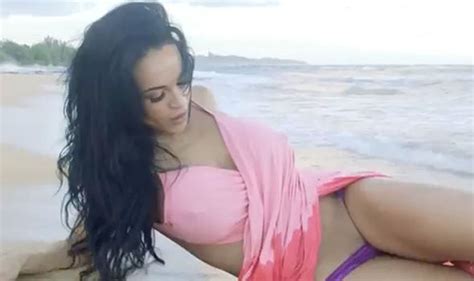 Really great article, and great tips! Model's seductive beach photoshoot suffers an embarrassing ...