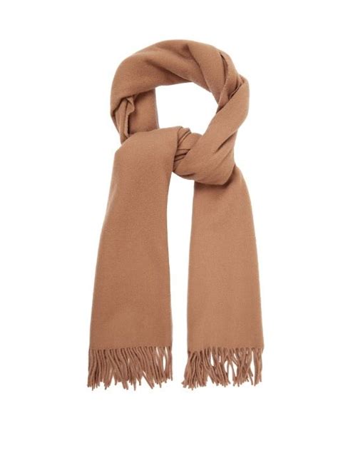 Born in a city where temperatures plunge to minus 27 degrees celsius, stockholm native acne studios knows what it takes to wrap up warm: Canada Wool Scarf In Caramel Brown | ModeSens | Wool scarf ...