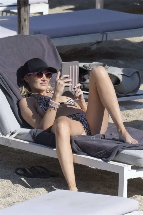 Download the perfect bedroom pictures. Stephanie Pratt soaks up the sun while relaxing in a ...