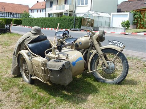 In 1940, the soviet union acquired the design and production techniques for bmw r7. Ural M 72, Bj. 1958, 23 PS, ausgestellt anl. der Feier ...