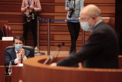 El resultados ha sido de 37 votos a favor, 41 en contra y tres abstenciones. Fotos: Las imágenes de la moción de censura en Castilla y ...