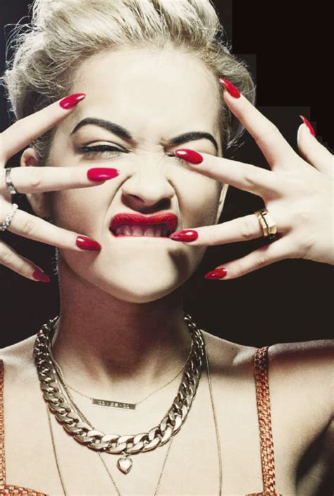 Marshall says if there's too strong of a yellow undertone, hair will go more towards the green side. Rita Ora! Red, neutral and black classic combo (With ...