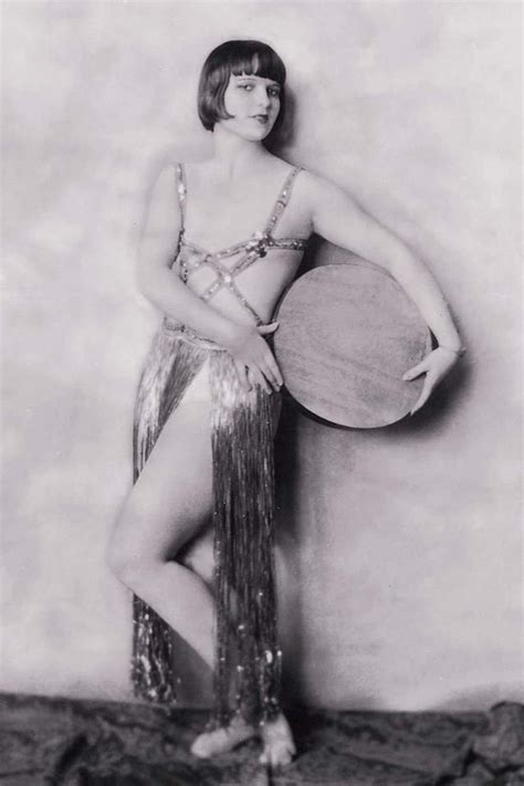 Her birthday, what she did before fame, her family life, fun trivia facts, popularity rankings, and more. Beautiful Portraits of The Fabulous Ziegfeld Girls
