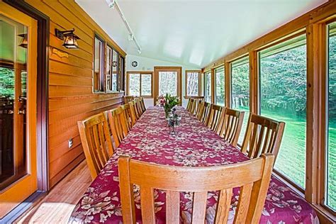 Dancing bear lodge is a three bedroom , three and a. Dancing Bear Lodge Cabin at Mount Rainier - Vacation Rental