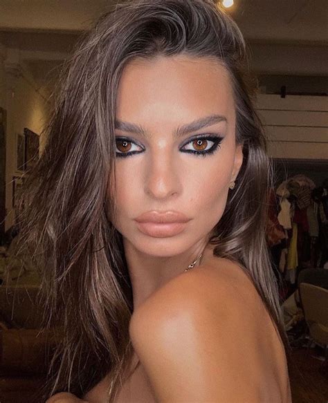 The £4 makeup product that emily ratajkowsi can't be without. Makeup | Makeup looks, Emily ratajkowski, Thanksgiving ...