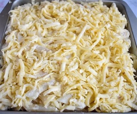 Chicken noodle casserole for the dinner win! Paula Deen's Amazing Chicken Casserole | 100K Recipes