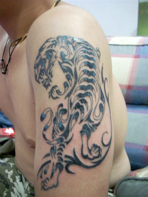 Occasions aren't celebratory when spent in the absence of friends and family. flower crown: NEW 566 FLOWER CROWN JOHOR BAHRU