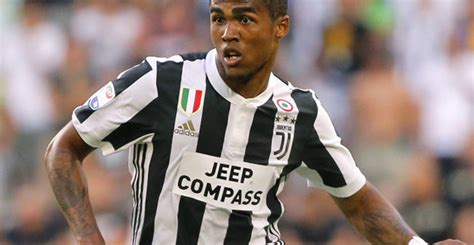 Douglas costa's bio and a collection of facts like bio, net worth, transfer, injury, position, current team, nationality, age, facts, stats, world cup, brazil, wife, affair, family, career, famous for, biography, birthday, salary, ethnicity, number, girlfriend, contract and more can also be found. Douglas Costa filtro su Instagram: come scaricarlo e ...