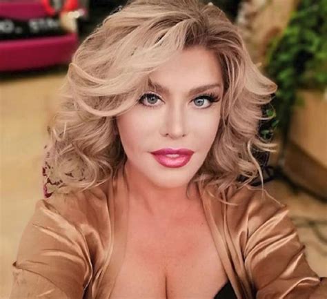 Loredana groza born 10 june 1970 is a romanian pop singersongwriter model actress dancer tv personality media proprietor and coach in the talent show. Ce mananca Loredana Groza de arata asa bine! Vedeta a dezvaluit dieta sa secreta | Info Actual