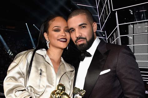 Drake is totally that friend who doesn't even bother to vaguebook. Nous savons pourquoi Rihanna et Drake ont rompu ! - Star 24