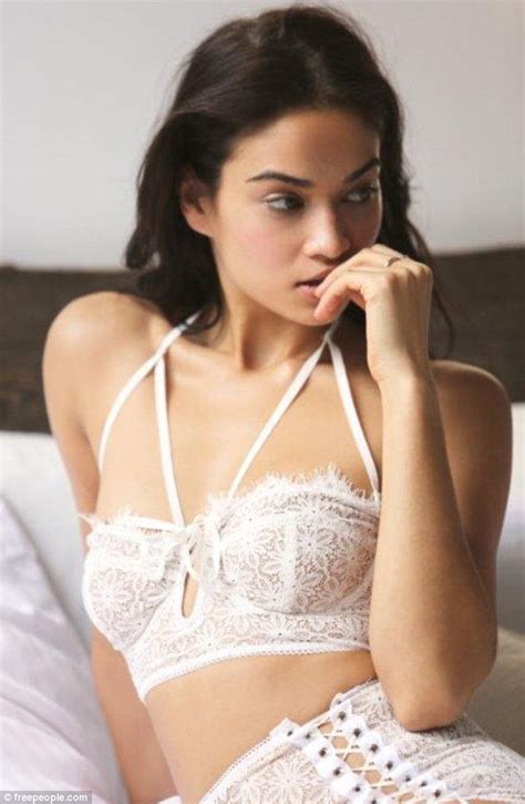 Sur.ly for joomla sur.ly plugin for joomla 2.5/3.0 is free of charge. Shanina Shaik flaunts toned abs in glittering crop bra then dons bridal lace in photo shoot for ...
